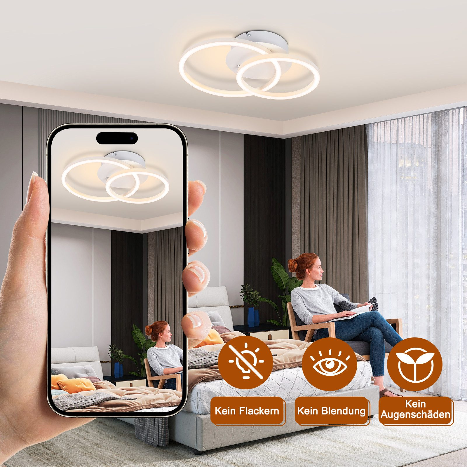 Una persona che tiene in mano un telefono che mostra una moderna lampada da soffitto. Una donna è seduta in una stanza.