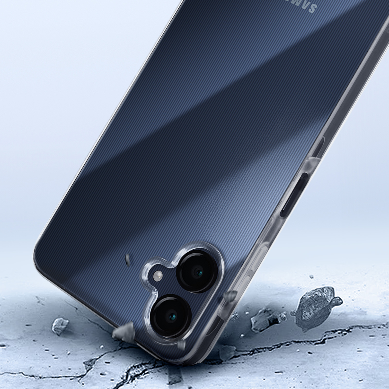 Una funda transparente para teléfono con un teléfono dentro, con parte trasera azul estampada.