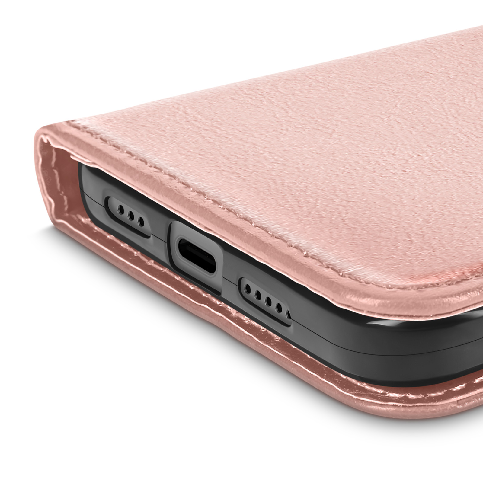 Primo piano di una custodia per telefono color oro rosa che mostra il bordo con altoparlante e porte di ricarica.