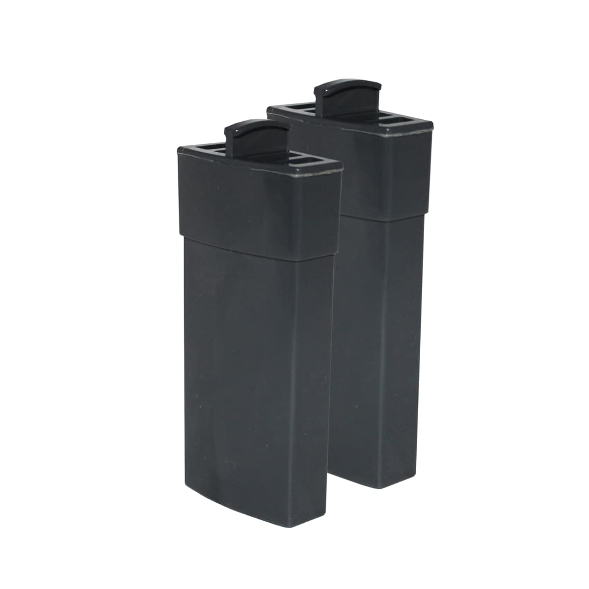 Dwa ciemnoszare prostokątne pojemniki, każdy z czarną pokrywką, na białej powierzchni.