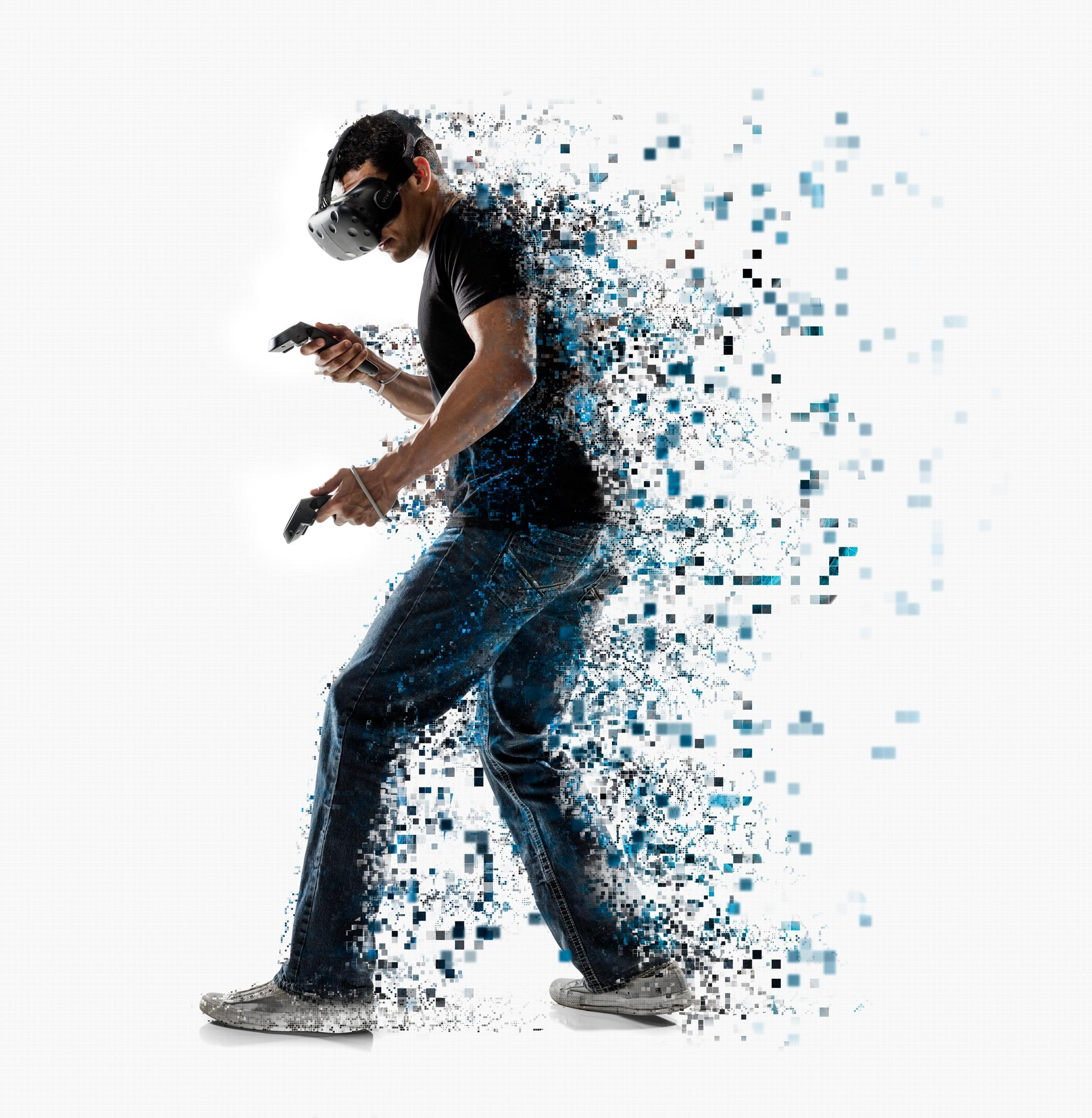 Ein Mann mit VR-Headset, hält Controller, mit pixelartigem Auflösungseffekt.