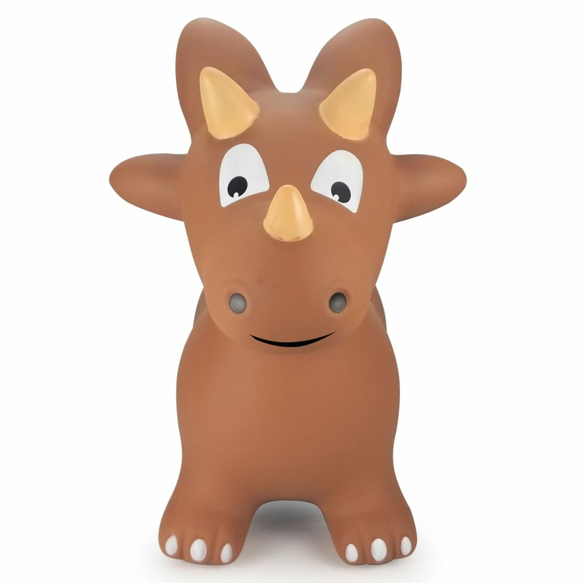 Brązowa zabawka dinozaura. Stoi wyprostowana, z małymi ramionami i uśmiechniętą twarzą. Białe tło.