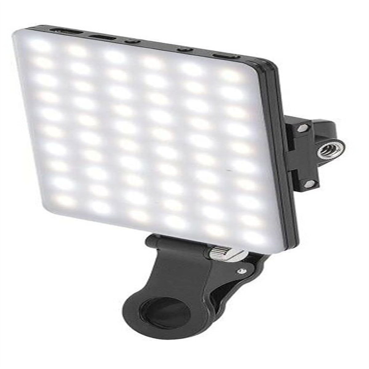 Ein kleines, rechteckiges LED-Licht mit mehreren Lichtern. Es ist an einer schwarzen Klemme befestigt.