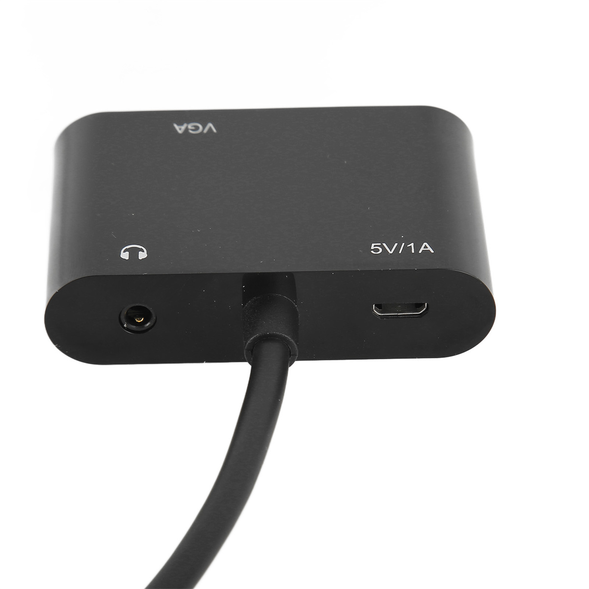 Schwarzer Adapter mit VGA-Anschluss, Audio-Anschluss und USB-C-Anschluss. Es ist ein 5V/1A-Adapter.