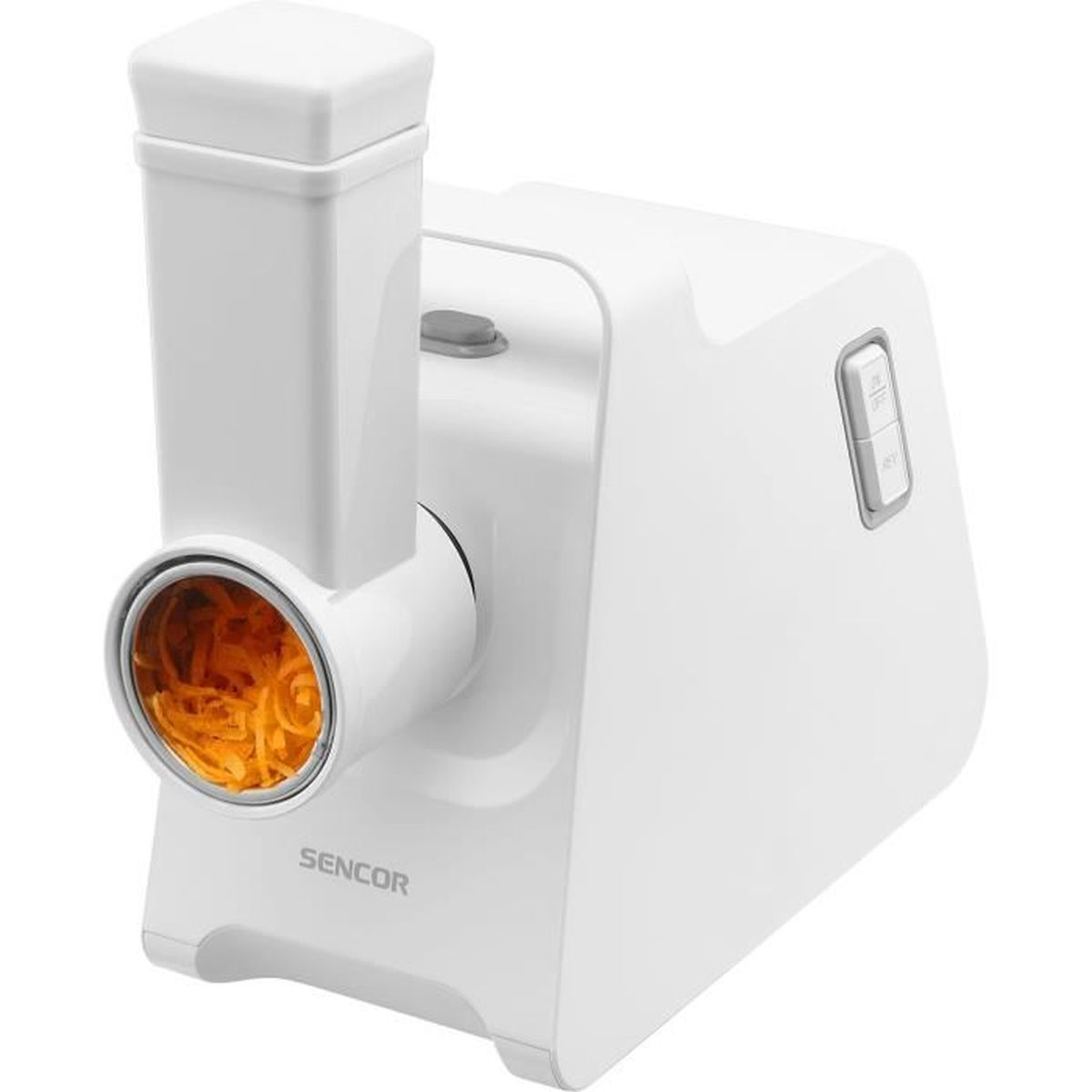 Robot da cucina bianco con cibo sminuzzato arancione che esce. Logo SENCOR visibile.