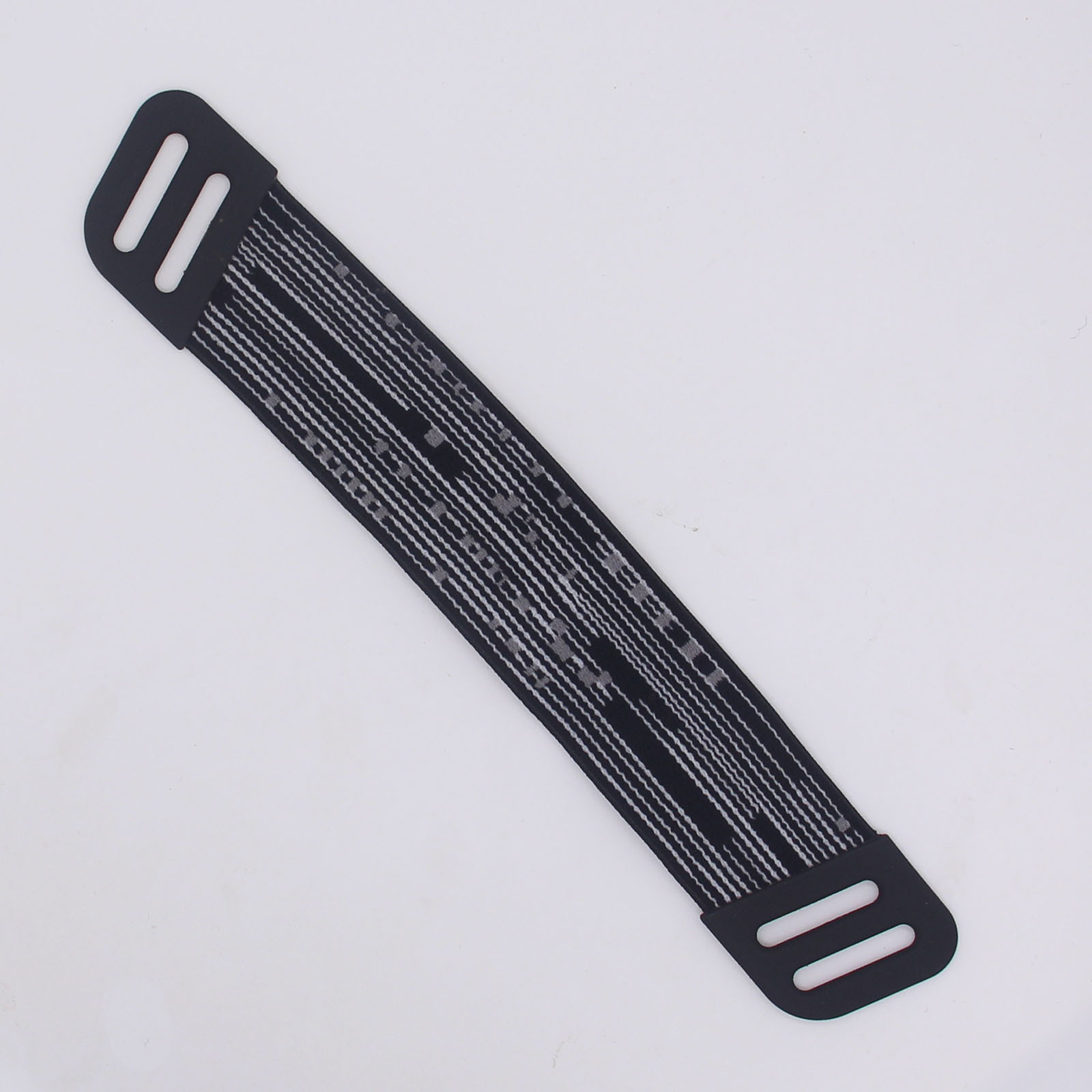 Czarny pasek z siatkowym środkiem i dwoma czarnymi końcami ze szczelinami, na białym tle.