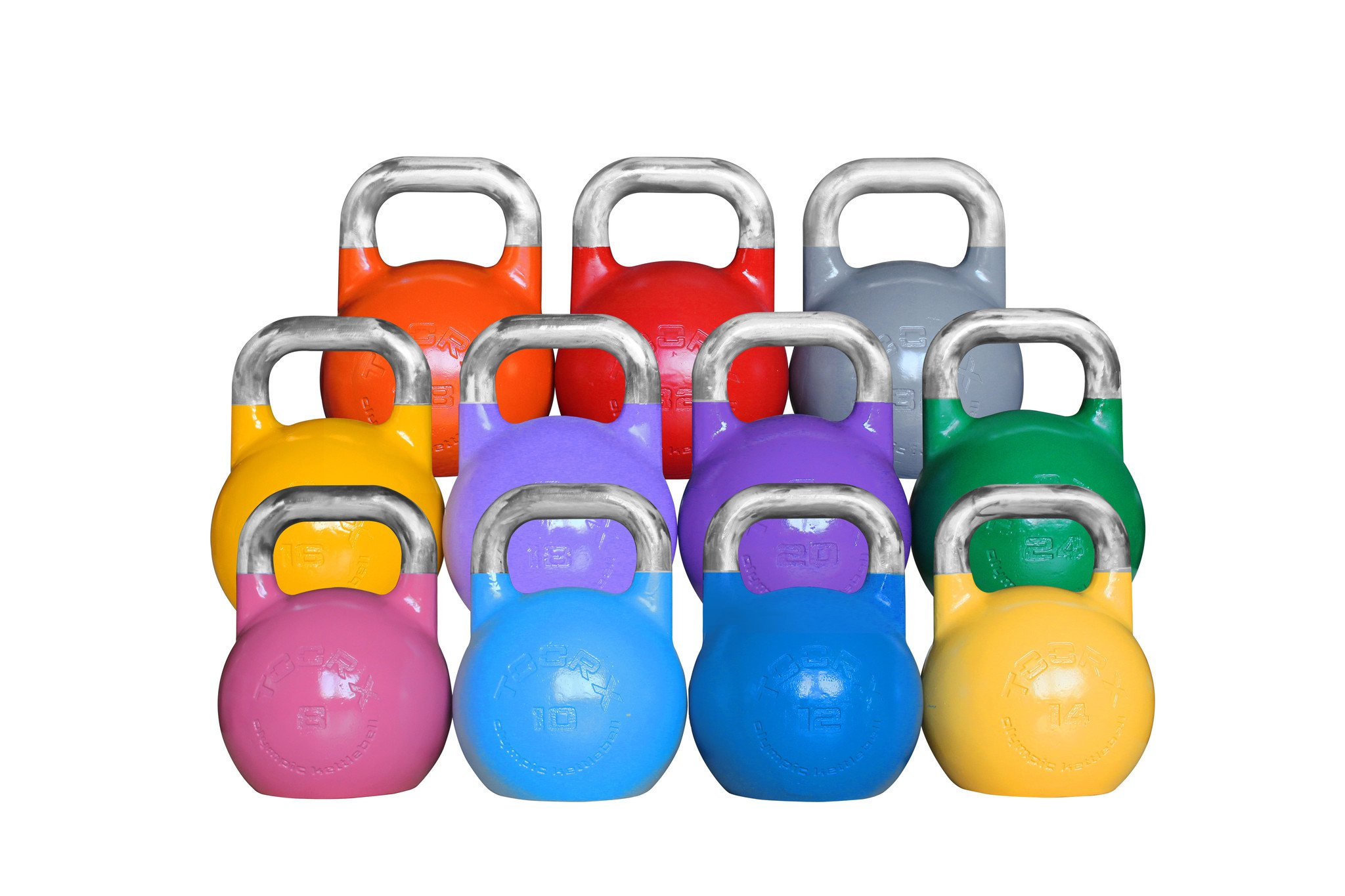 Eine Sammlung bunter Kettlebells in verschiedenen Farben und Größen. Sie stehen auf weißem Hintergrund.