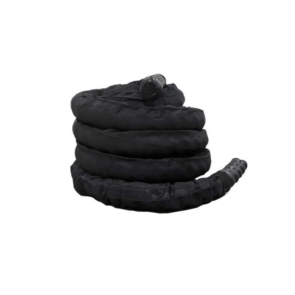 Corde de combat noire enroulée sur une surface blanche. Les poignées sont visibles à une extrémité.