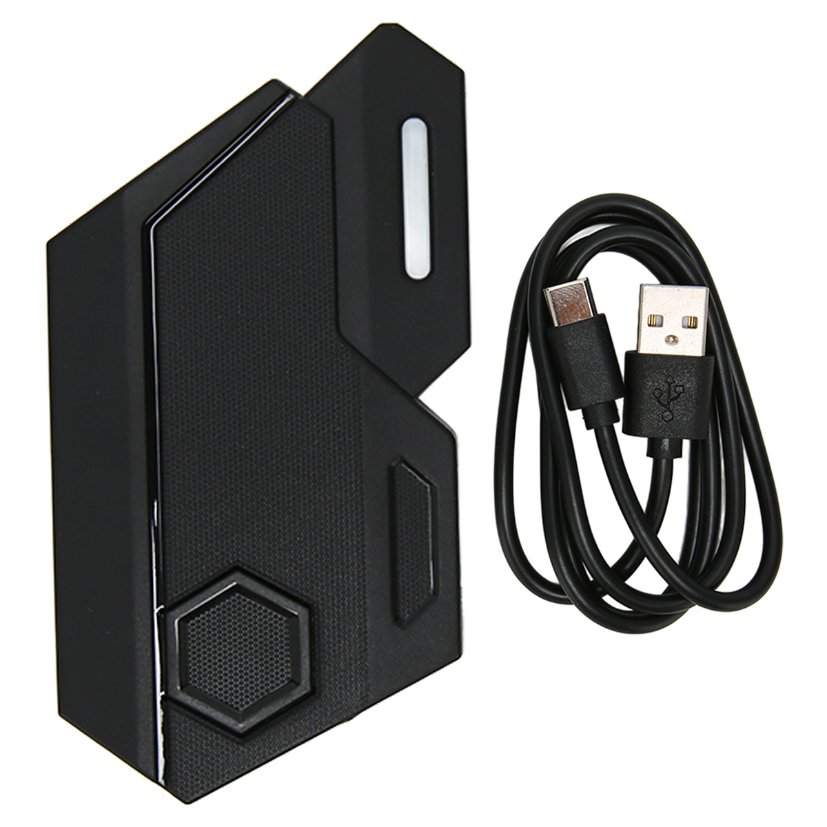 Schwarzes Gerät und USB-Kabel. Gerät hat strukturierte Oberfläche und Licht.