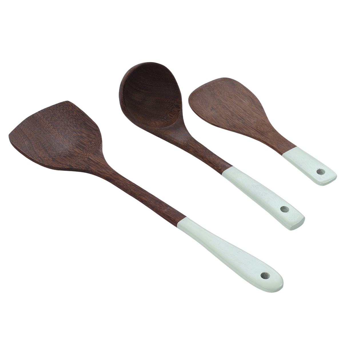 Drei Küchenutensilien aus Holz mit hellgrünen Griffen. Sie sind ein Pfannenwender, ein Löffel und ein Schöpflöffel.