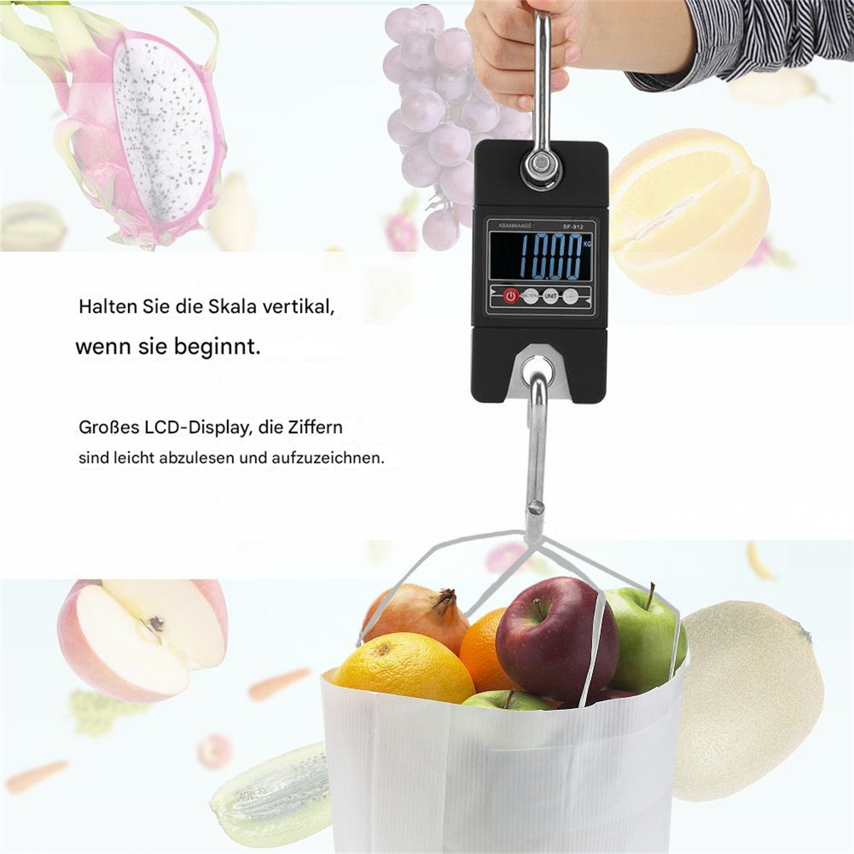 Digitale Hängewaage mit Obst in einer Tüte, mit Anzeige und Text.