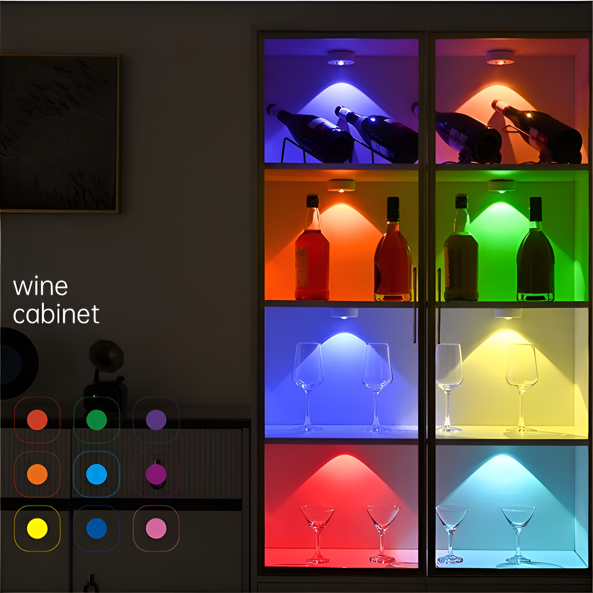 Weinschrank mit farbigen Lichtern, die Flaschen und Gläser beleuchten, und Farbauswahl.