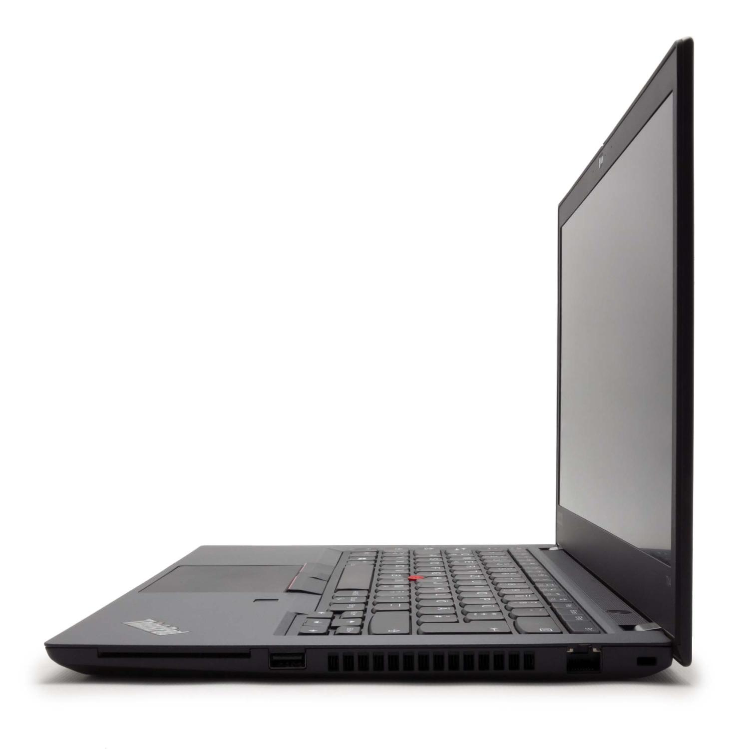 Ein schwarzer Laptop im Profil. Der Bildschirm ist geöffnet. Die Tastatur ist sichtbar. Weißer Hintergrund.