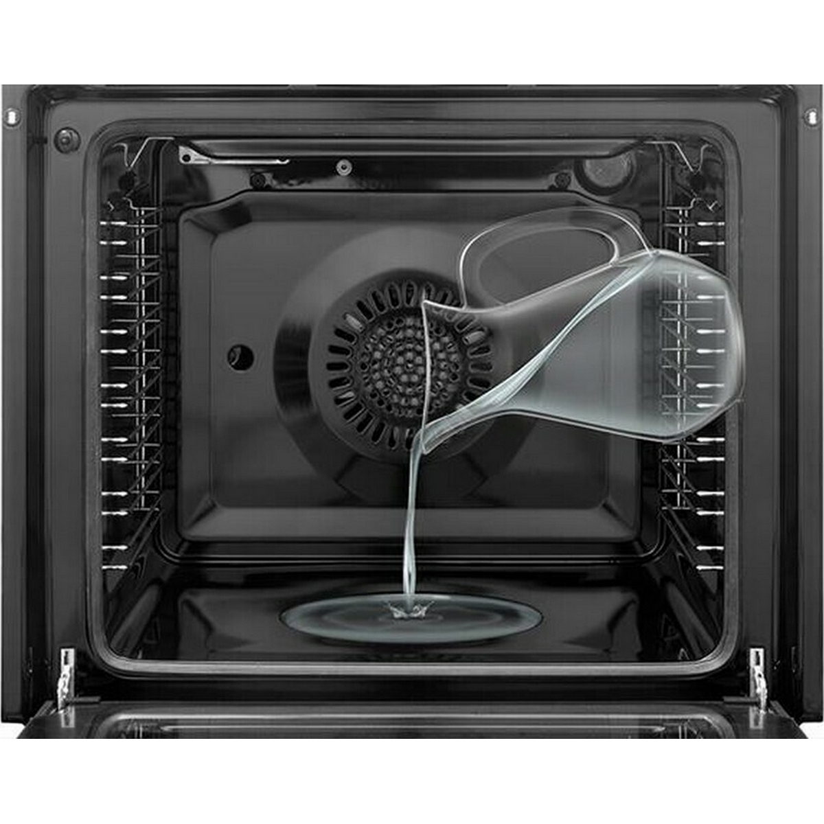 Interno di un forno. Una brocca d'acqua versa acqua sul fondo del forno.