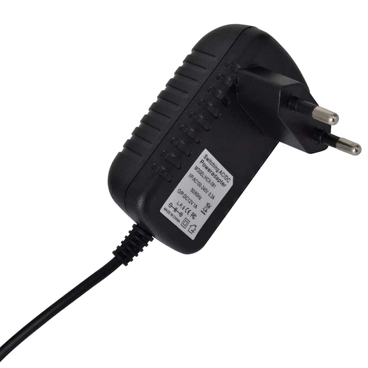 Ein schwarzes AC/DC-Netzteil mit Eurostecker und schwarzem Kabel.