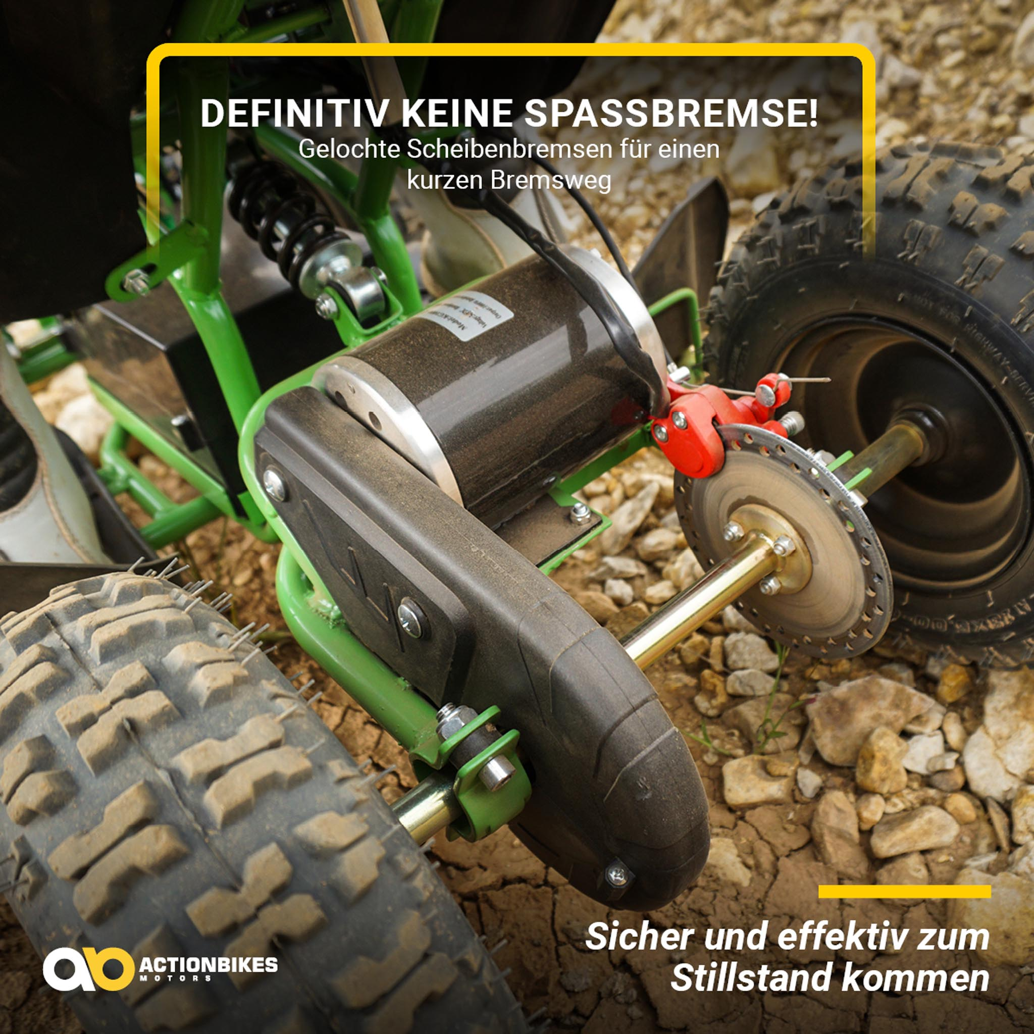 Grüner Go-Kart mit freiliegenden Bremsen. Hintergrund: Grasfläche.