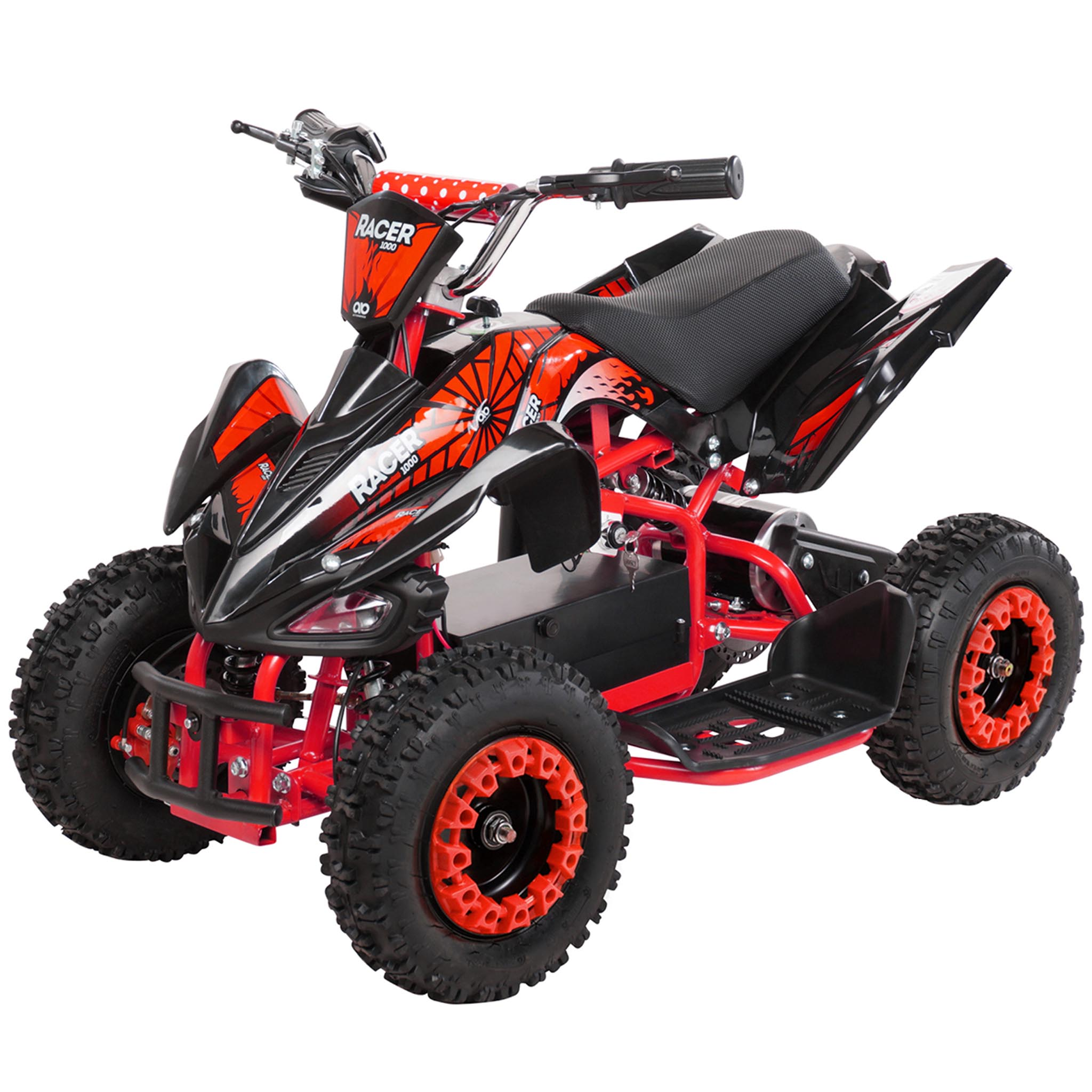 Rotes und schwarzes Kinder-Quad-Bike mit weißem Hintergrund. Das Quad-Bike ist nach rechts angewinkelt.