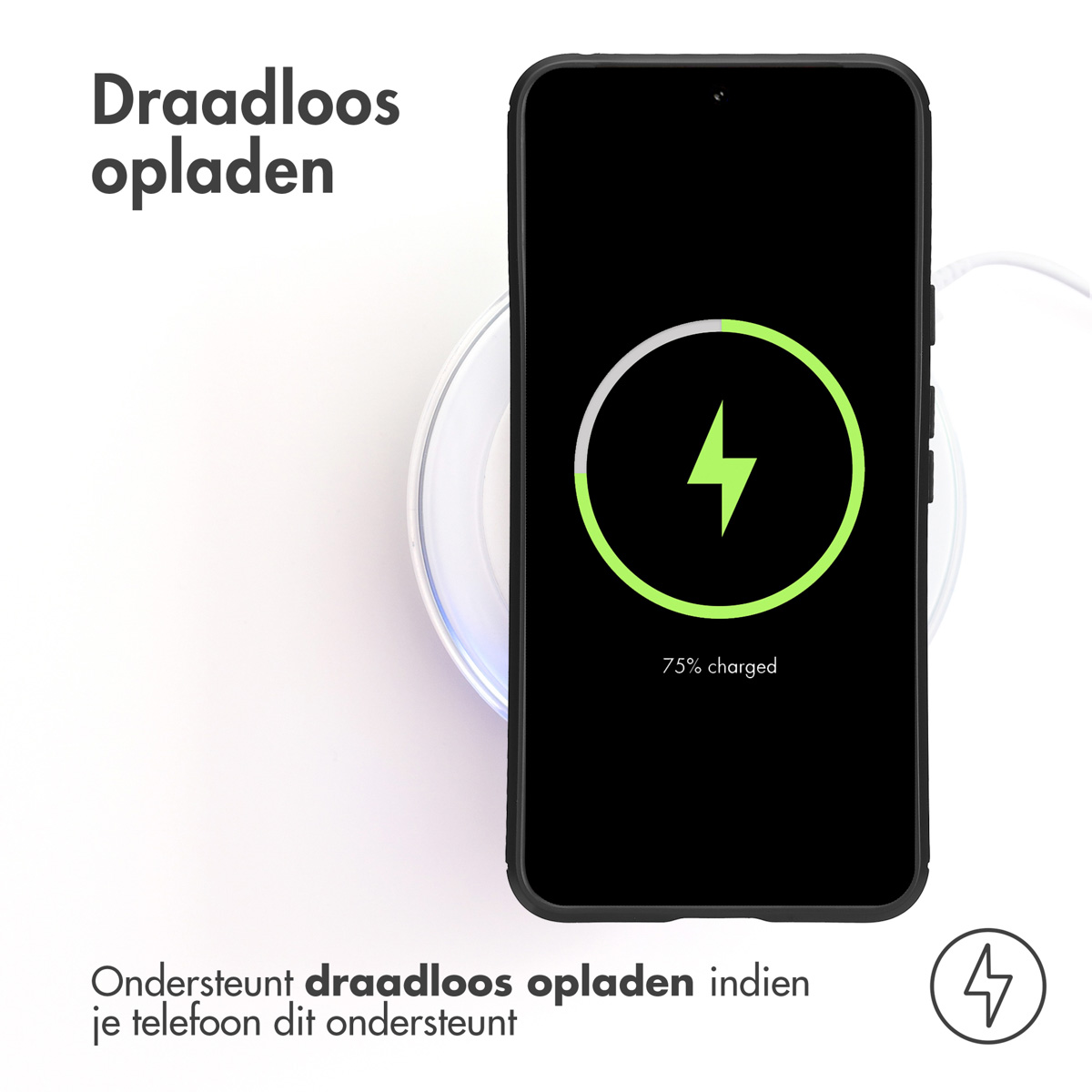 Un telefono nero su un caricatore wireless, con un'icona a forma di fulmine verde che indica il 75% di carica.
