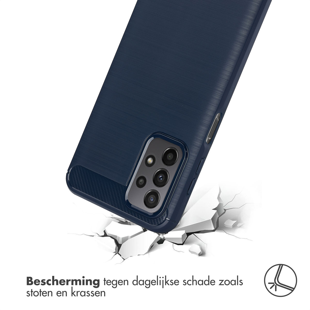 Een marineblauwe telefoonhoes wordt getoond, met scheuren op een wit oppervlak. De hoes bevindt zich in de linker benedenhoek.