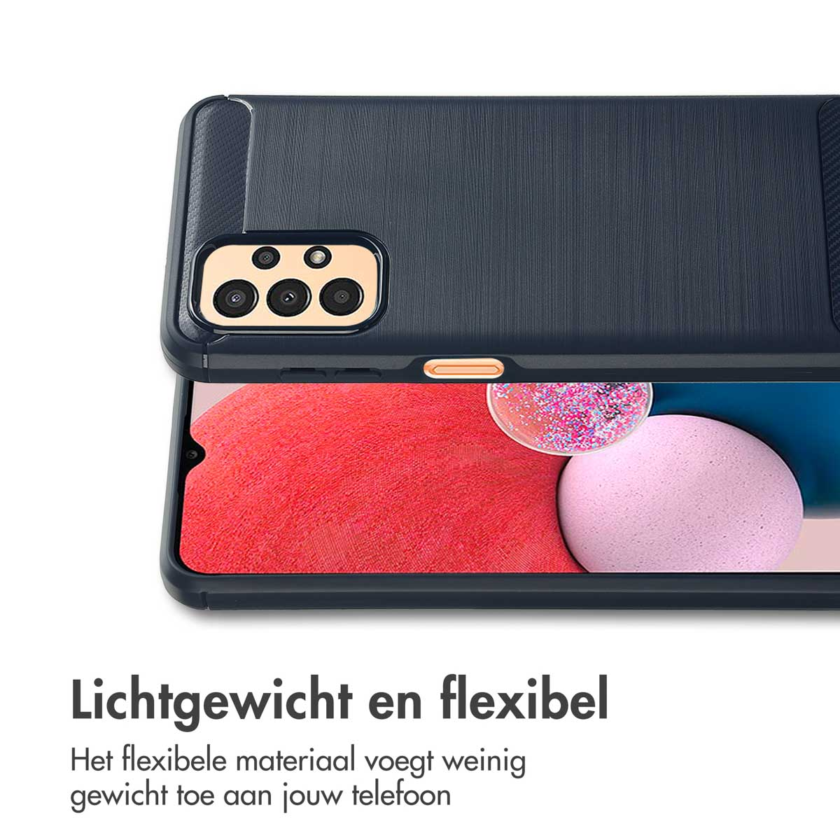 Een donkerblauwe telefoonhoes met een telefoon erin, de telefoon heeft een rood scherm.
