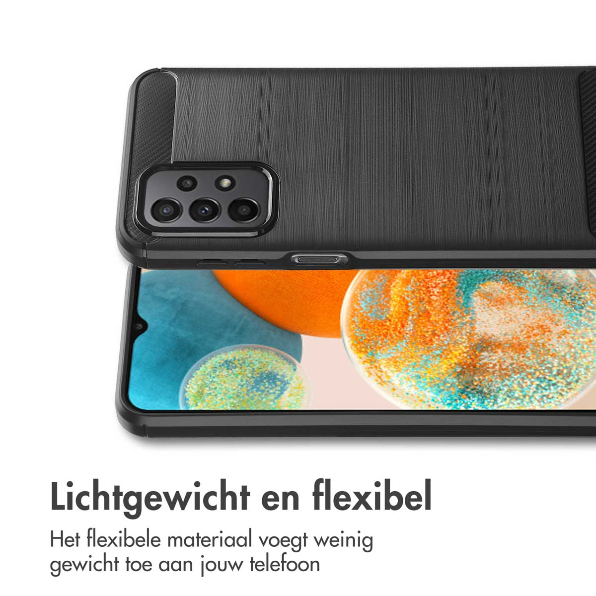 Coque de téléphone noire sur un téléphone, texte sur la conception légère et flexible.