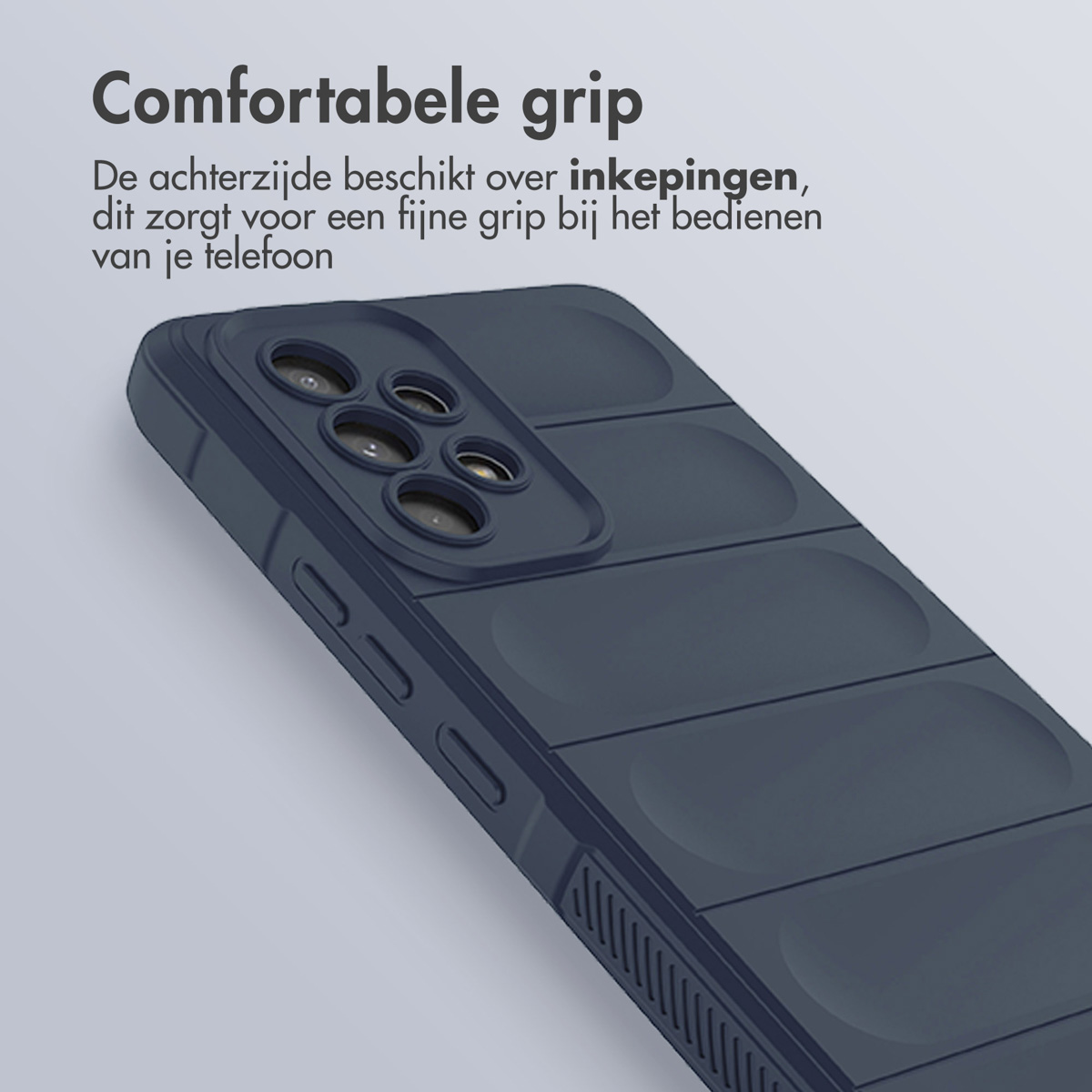 Une coque de téléphone bleu marine offre une prise en main confortable avec des rainures à l'arrière pour une manipulation facile.