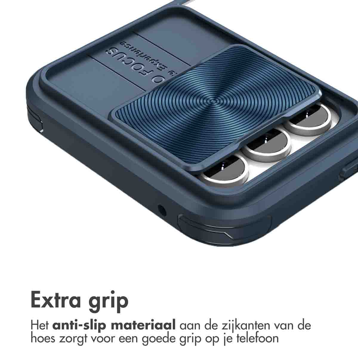 Telefoonhoesje met een schuifbare cameralenscover, extra grip. Blauwe hoes en cover, close-up. Witte achtergrond.