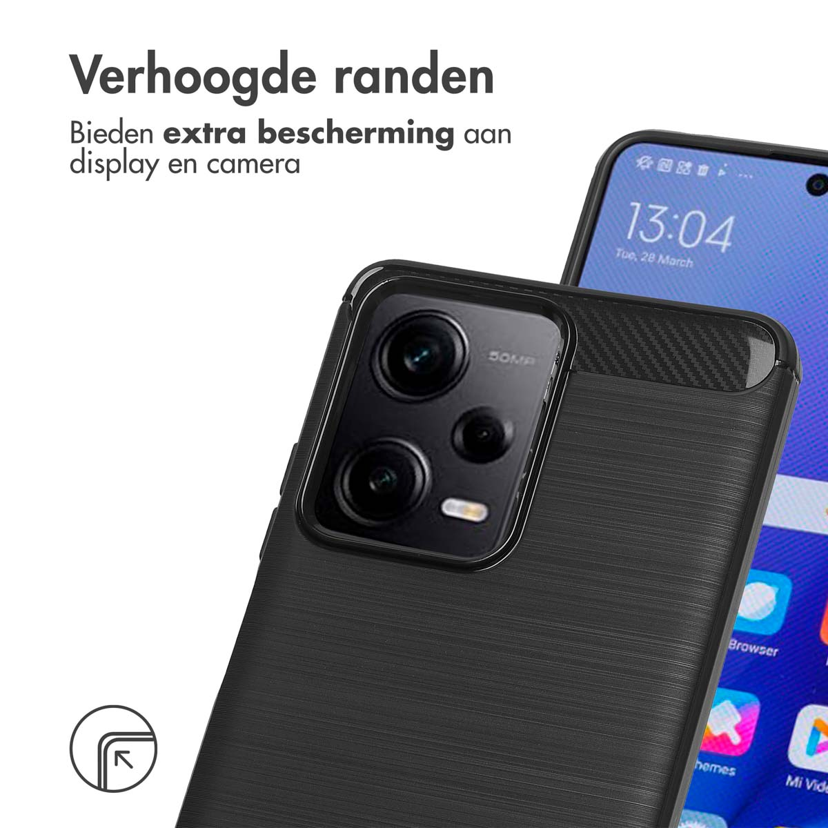 Une coque de téléphone noire avec un téléphone affichant l'heure. La coque indique des bords surélevés, pour la protection.