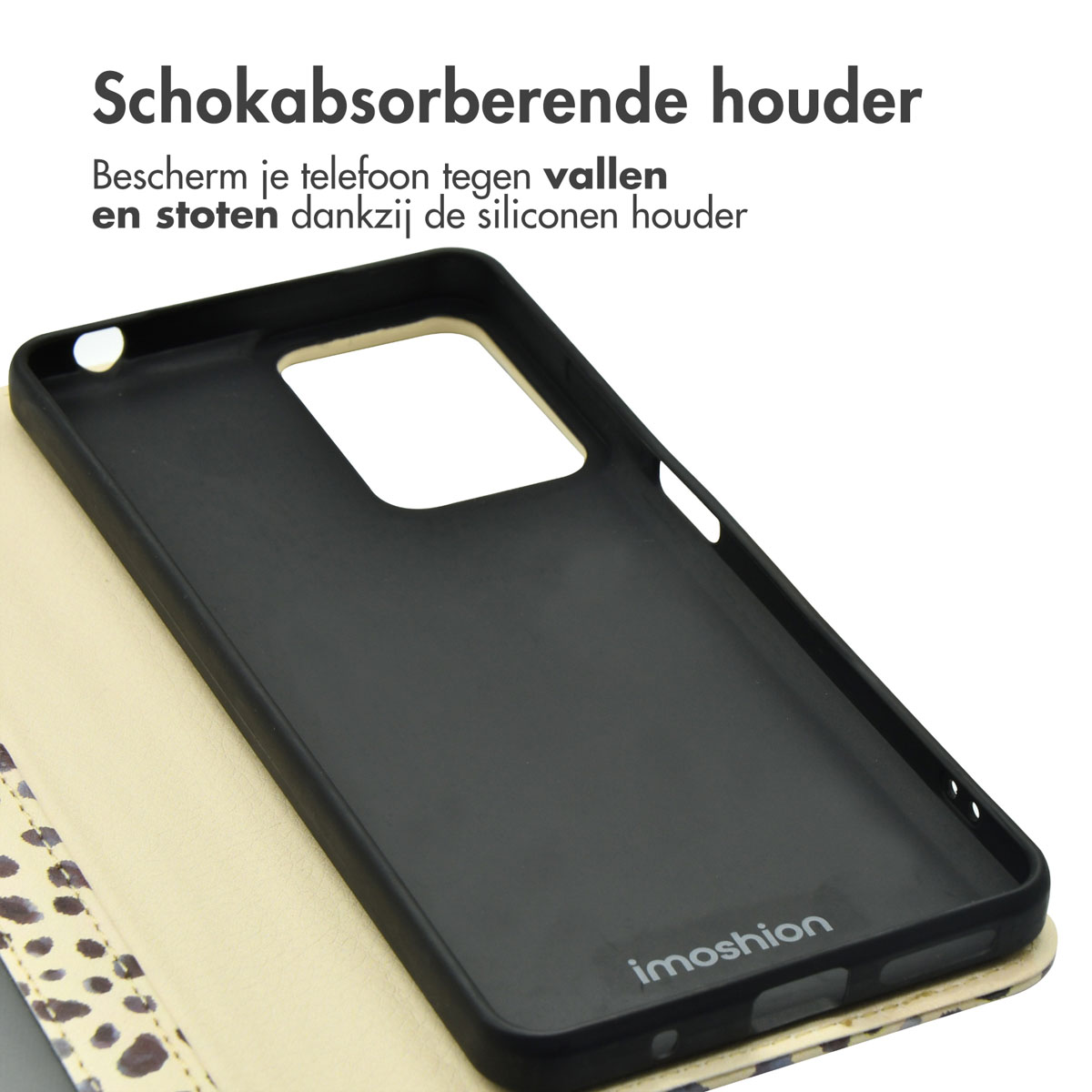 Een zwarte telefoonhoes met een open portemonneehoes in luipaardprint, met het Imoshion-logo zichtbaar.