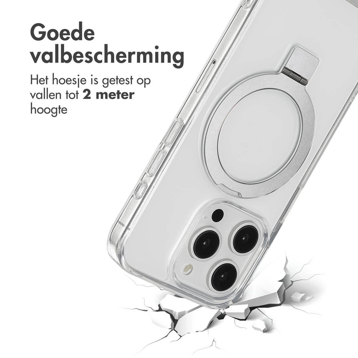 Une coque de téléphone transparente avec un anneau argenté. Le téléphone tombe.