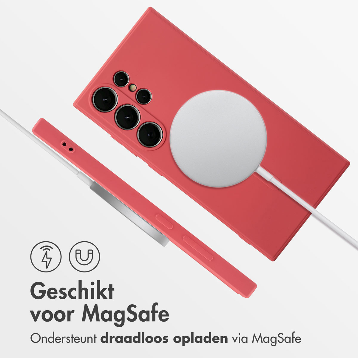 Étui de téléphone rouge avec chargeur MagSafe blanc, sur surface blanche, prise de vue inclinée, avec texte.