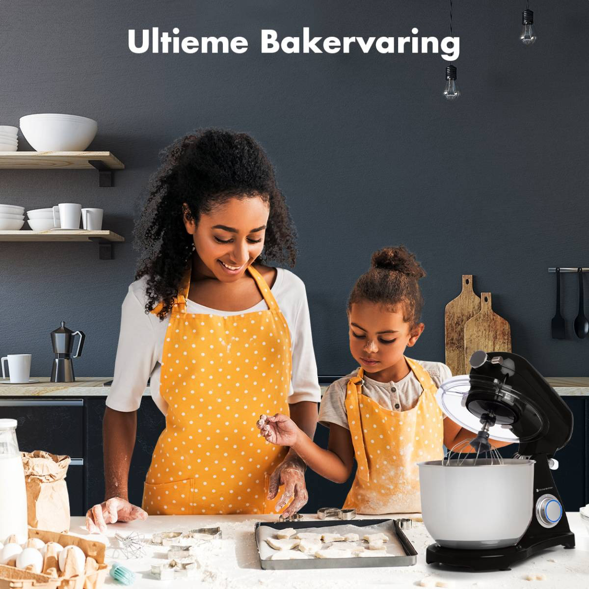 Moeder en dochter samen aan het bakken met een keukenmachine.