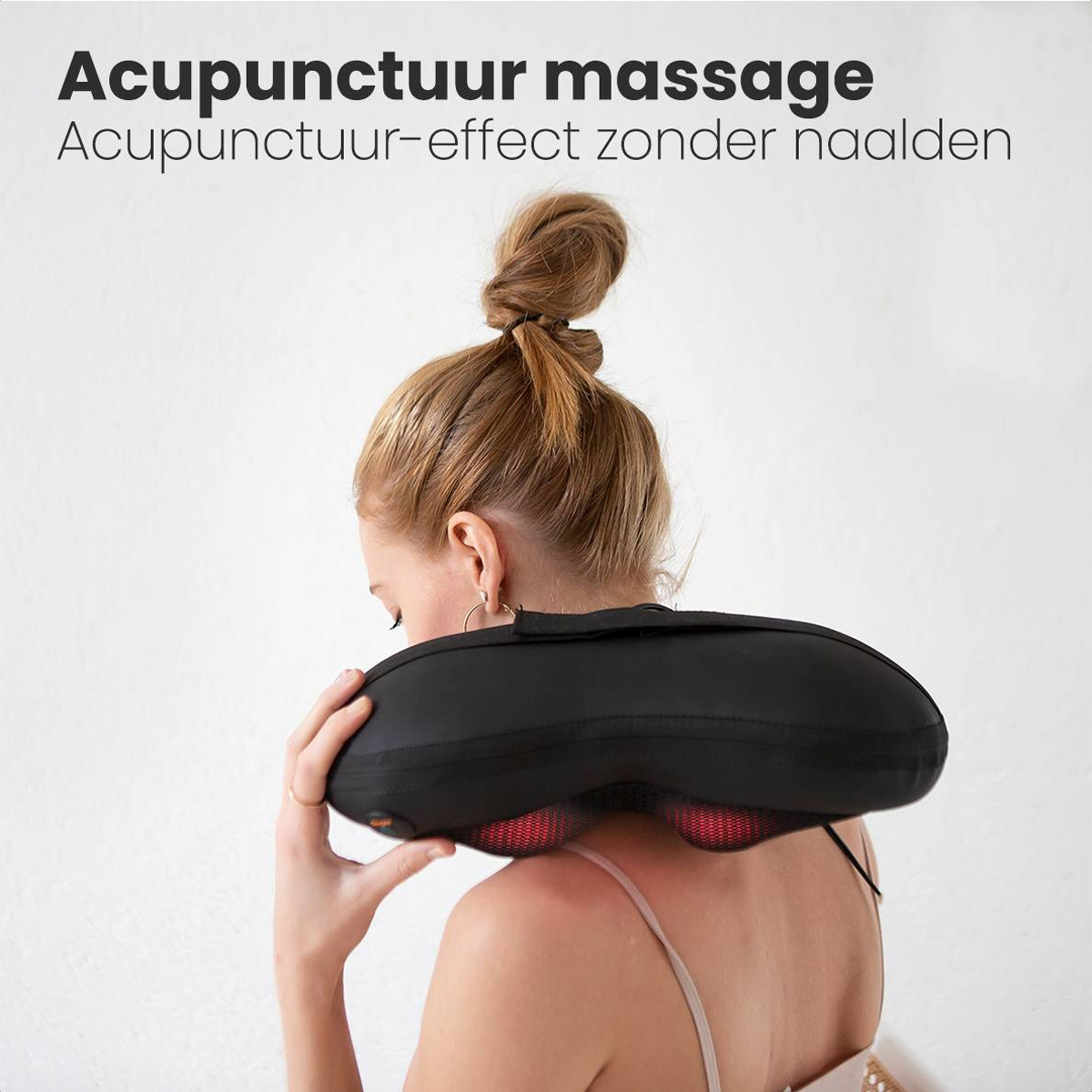 Frau mit Massagegerät am Nacken. Text: 'Akupunkturmassage'.