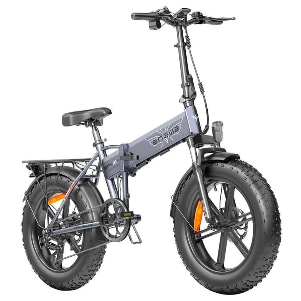 Una bici elettrica grigia piegata su sfondo bianco.