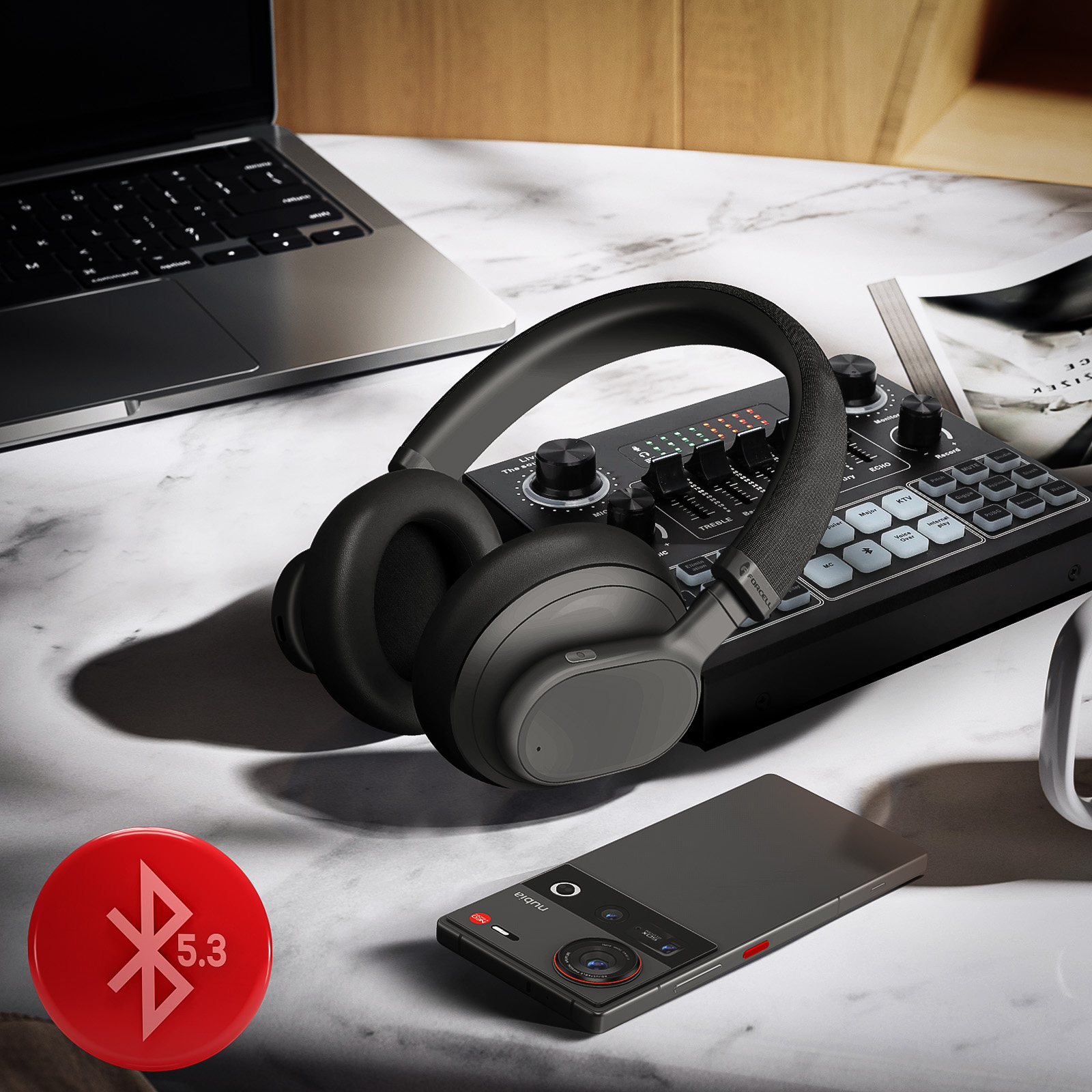 Kopfhörer, Mixer, Telefon und ein Bluetooth-Symbol. Dunkler Hintergrund.