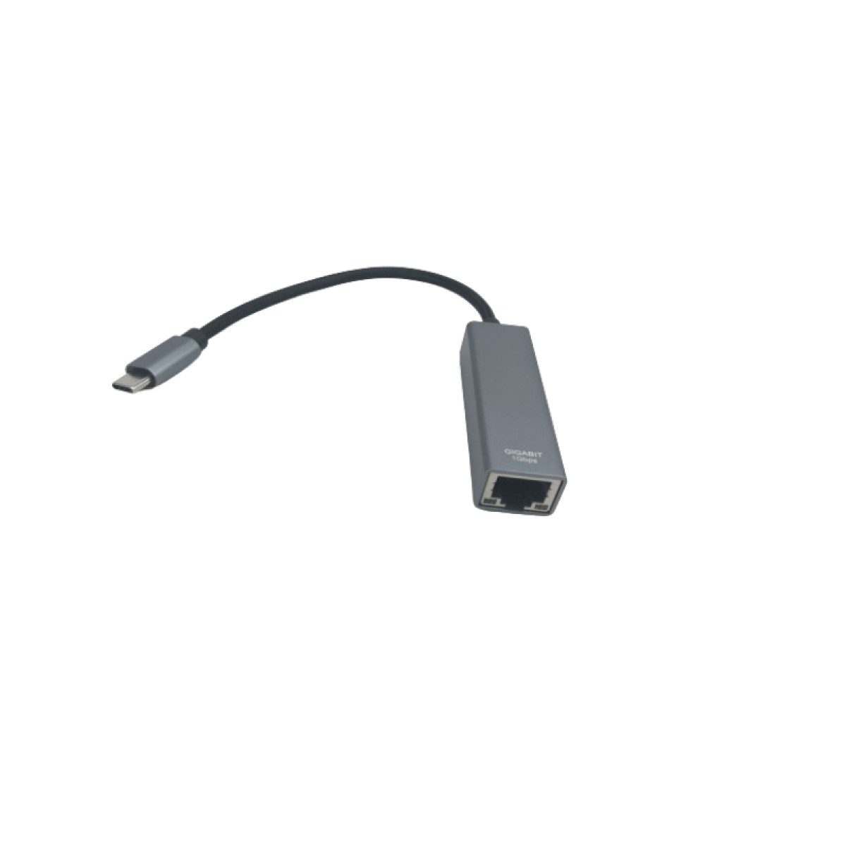 Grijze USB-C naar Ethernet adapter met een zwarte kabel, geïsoleerd op een witte achtergrond.