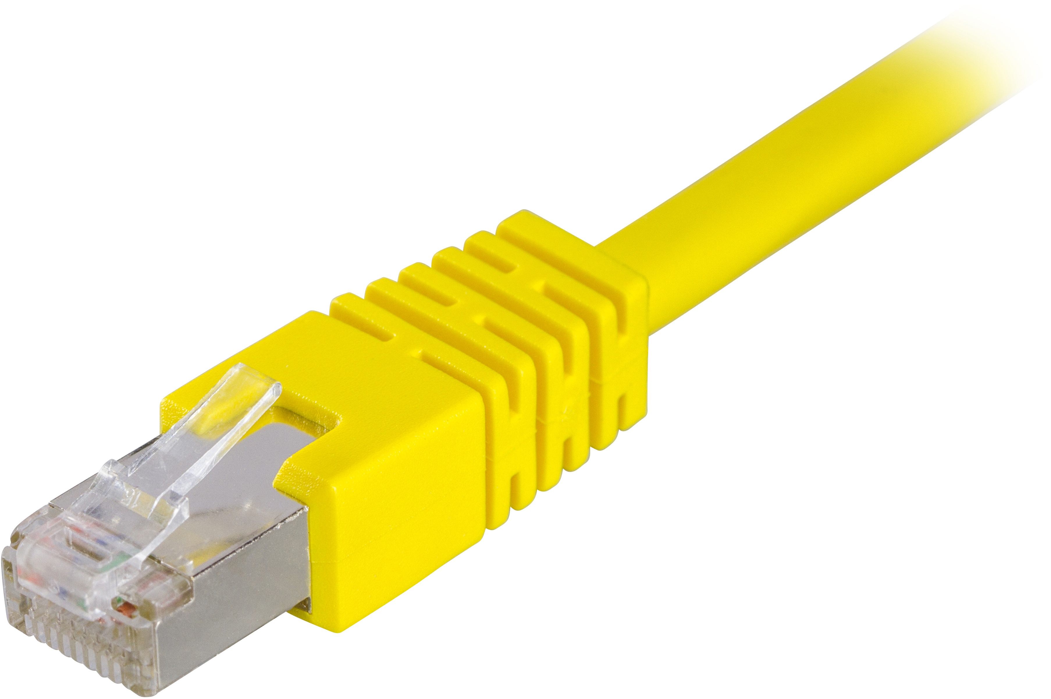 Gelbes Netzwerkkabel mit einem RJ45-Anschluss. Der Stecker ist silber und transparent.