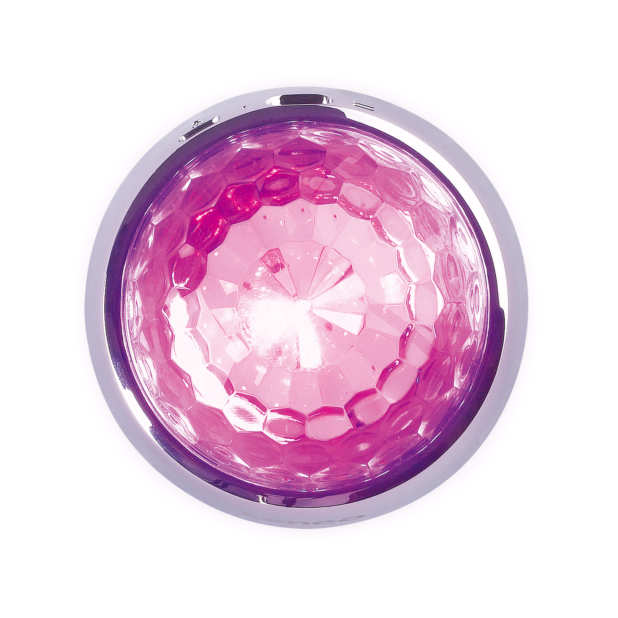 Een roze, facetgeslepen discobal met een zilveren rand op een witte achtergrond.