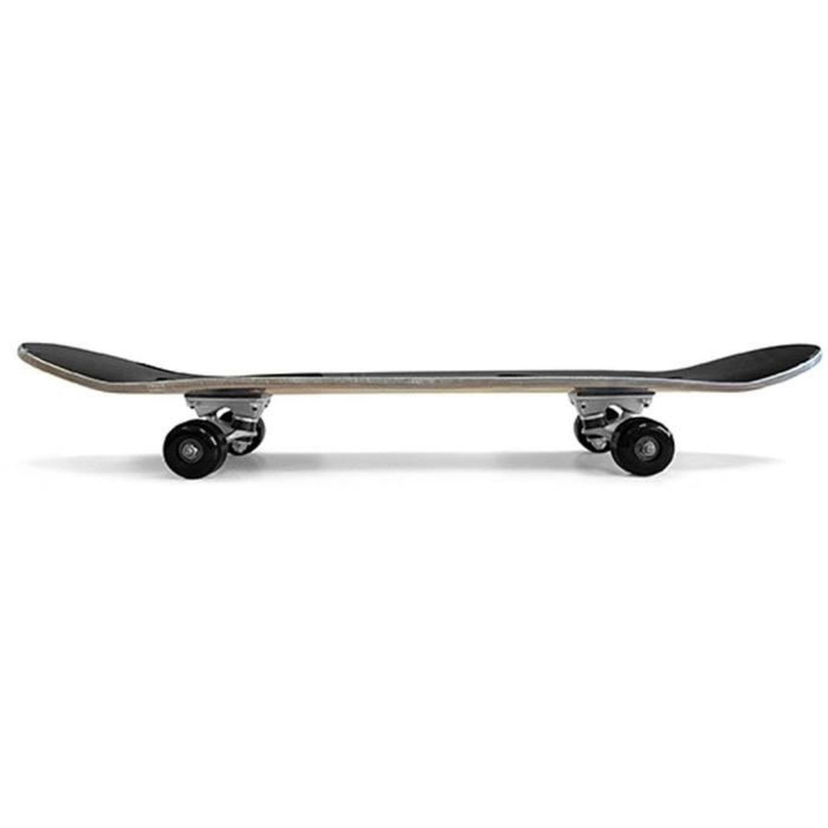 Skateboard auf weißer Oberfläche. Es ist oben schwarz mit schwarzen Rädern.