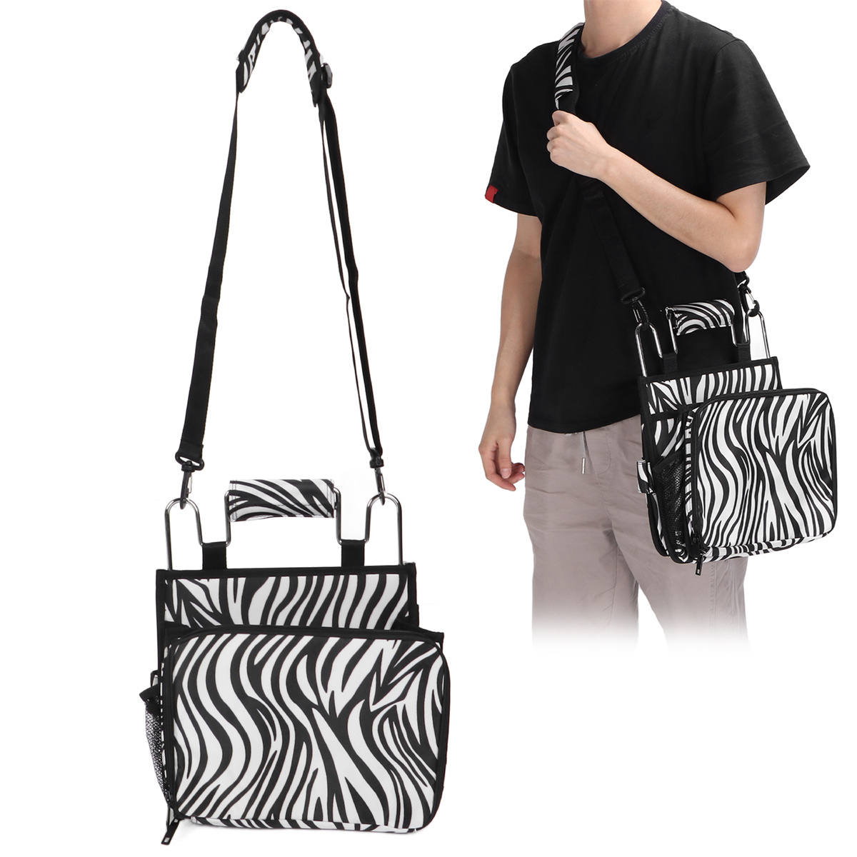 Mann mit einer Tasche mit Zebrastreifen und Schultergurt. Die Tasche hat mehrere Fächer.