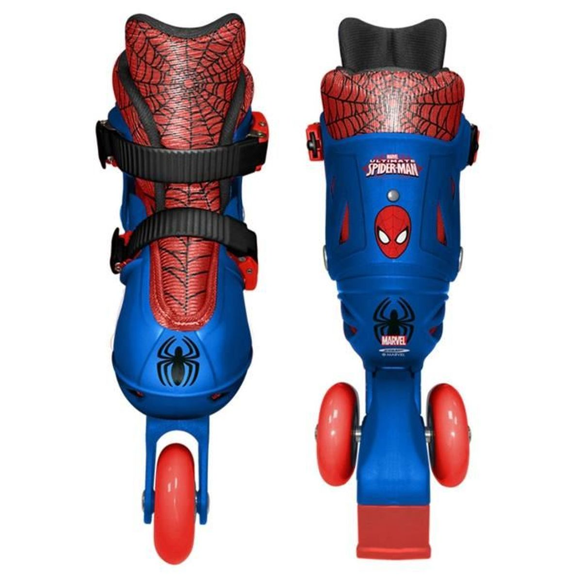 Zwei blaue und rote Spider-Man Rollschuhe, mit roten Rädern, vor weißem Hintergrund.