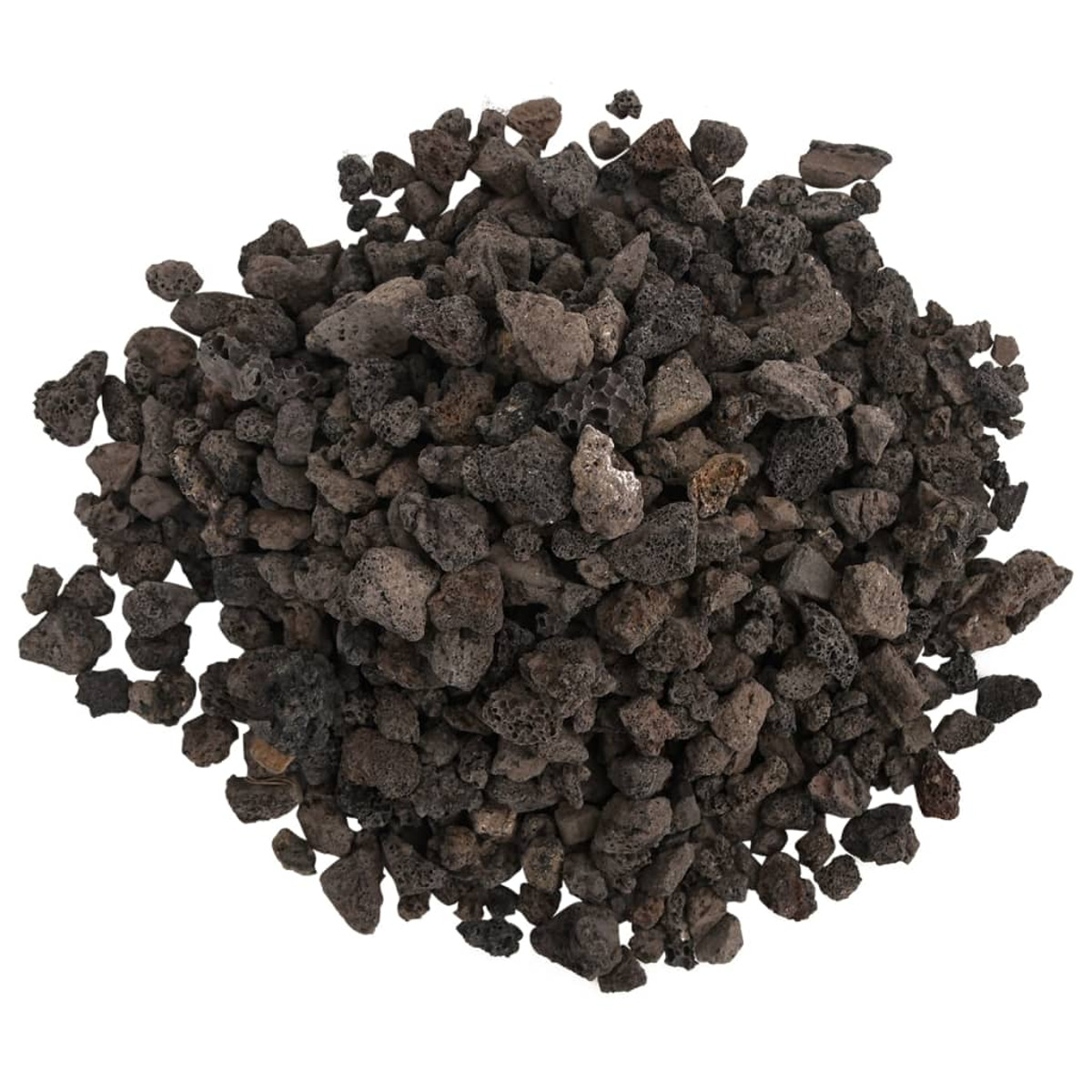Pila di rocce laviche grigio scuro su sfondo bianco, primo piano.