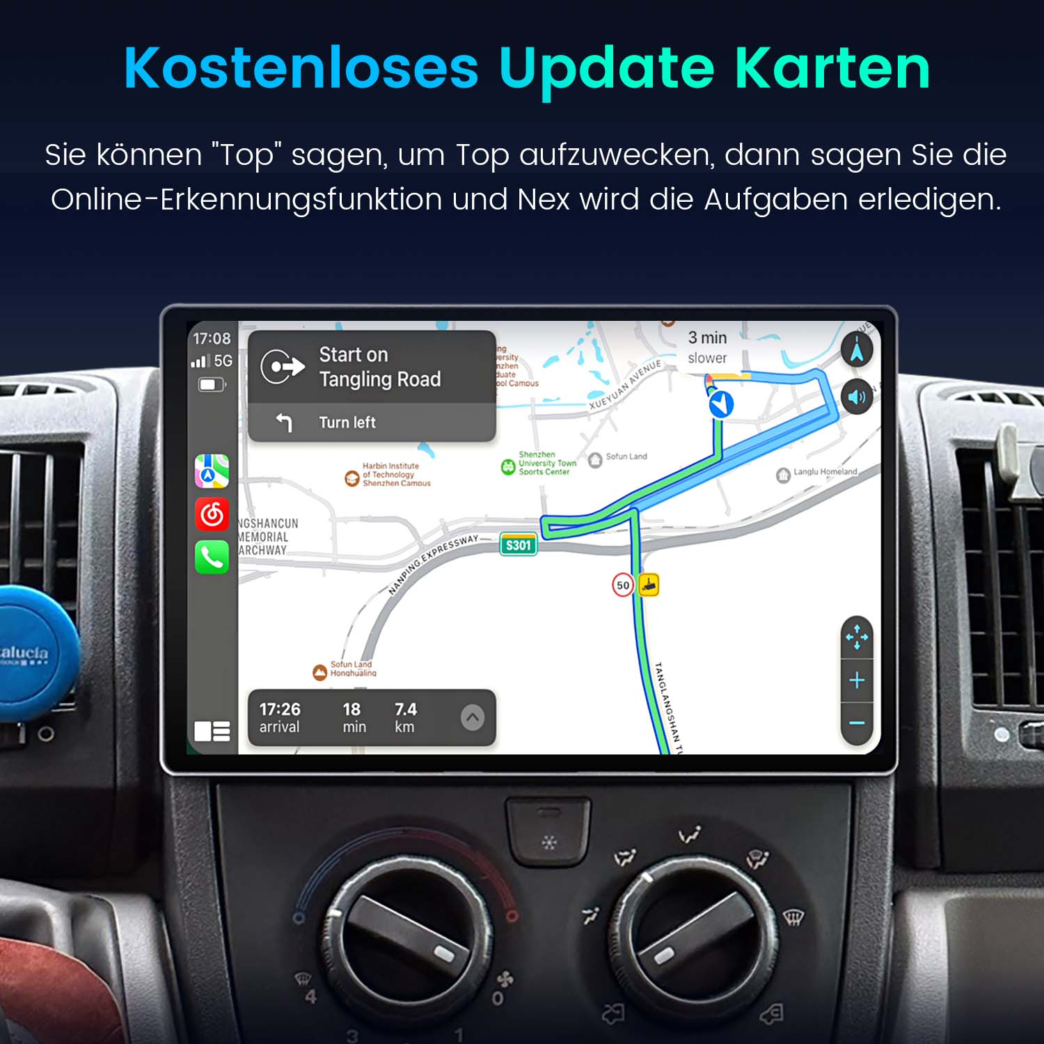 Ekran dotykowy samochodu wyświetla nawigację. Tekst: 'Kostenloses Update Karten'. Mapa pokazuje trasę.