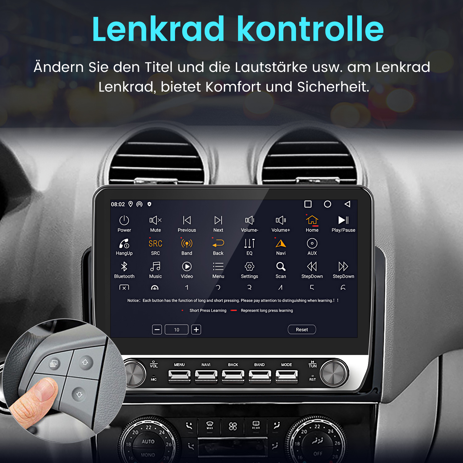 Aut Armaturenbrett mit Bildschirm, Lenkrad und Hand.