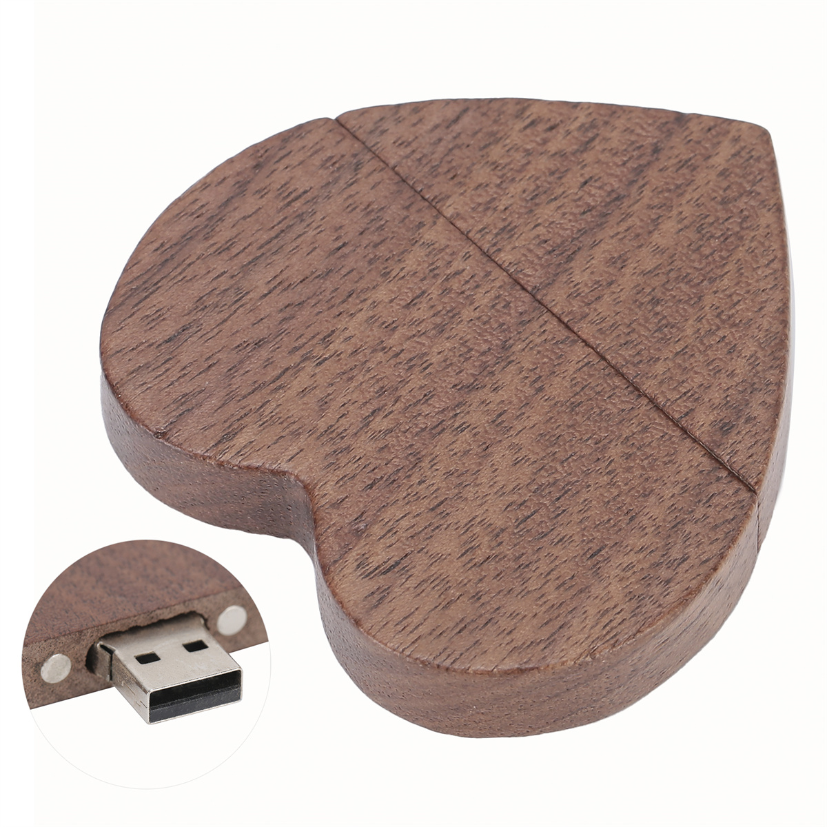 Holz-Herz-USB-Stick. Ein kleiner Einsatz zeigt den USB-Anschluss.