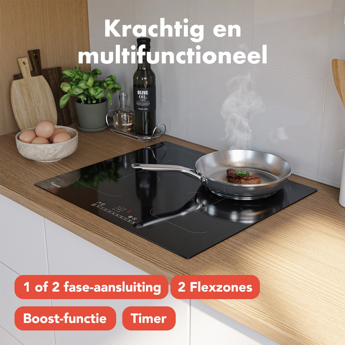 Zwarte inductiekookplaat met pan en eten, met tekst en pictogrammen. Op een houten oppervlak.