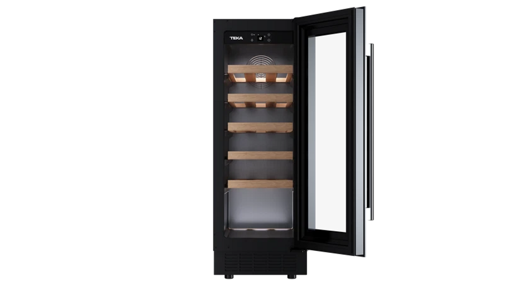 Czarna chłodziarka do wina TEKA z otwartymi drzwiami, pokazująca drewniane półki i butelki wina w środku.