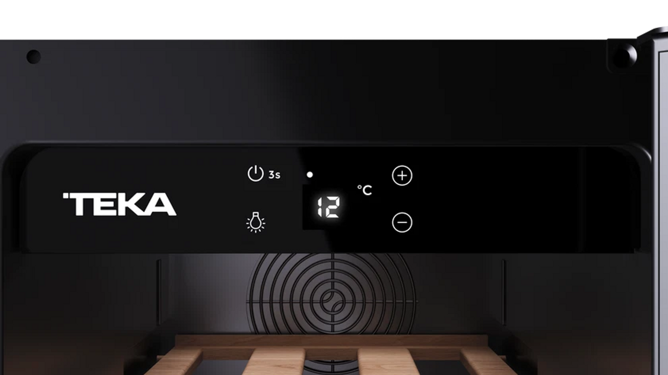 Czarny panel sterowania z logo TEKA i wyświetlaczem temperatury.