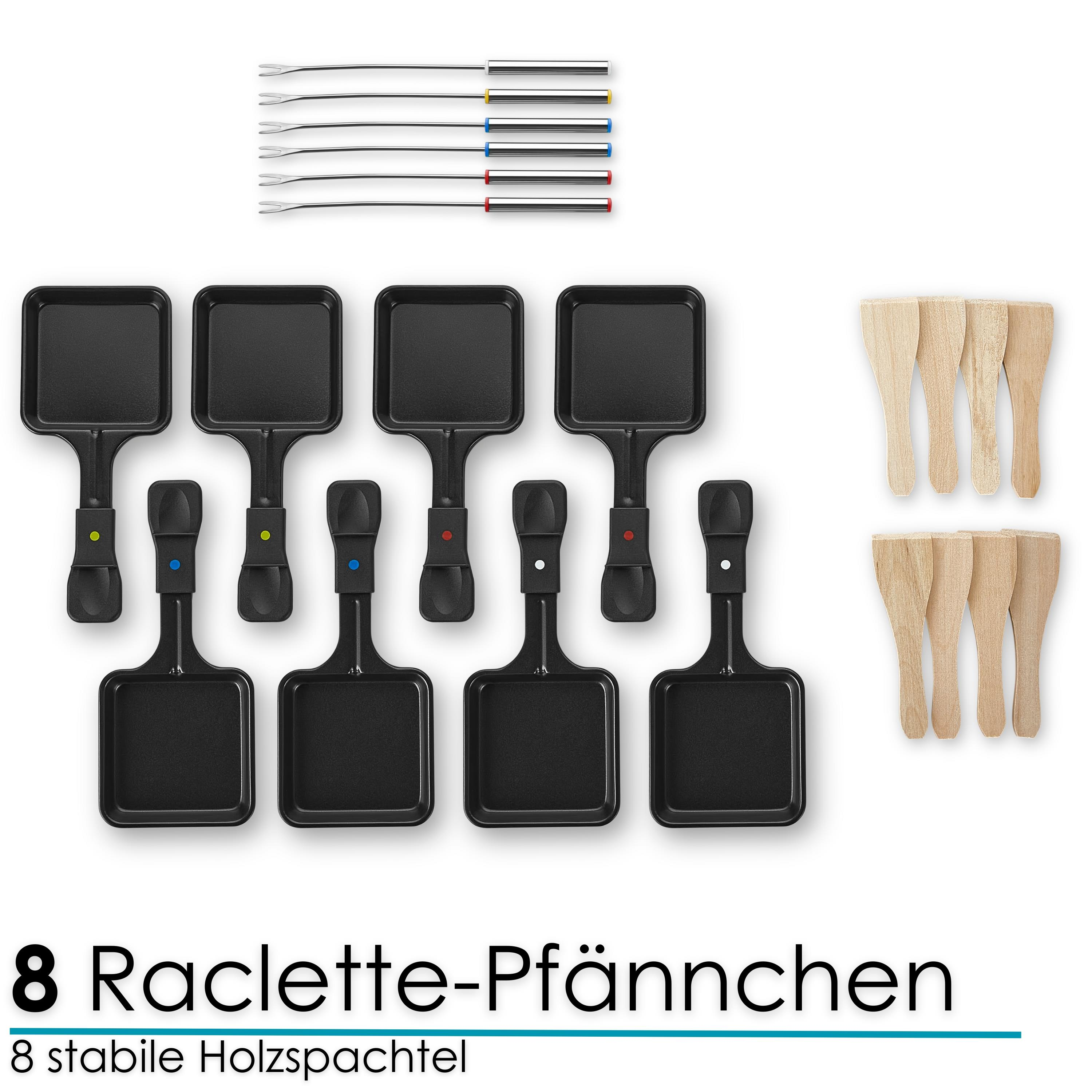 Raclette-Set mit Pfannen, Spateln und einem Satz bunter Gabeln, angeordnet auf weißem Hintergrund.