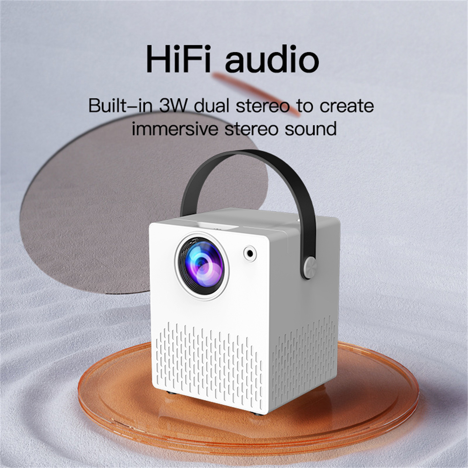 Weißer Projektor mit Griff, auf orangefarbener Basis. Text: HiFi-Audio, eingebautes Stereo.